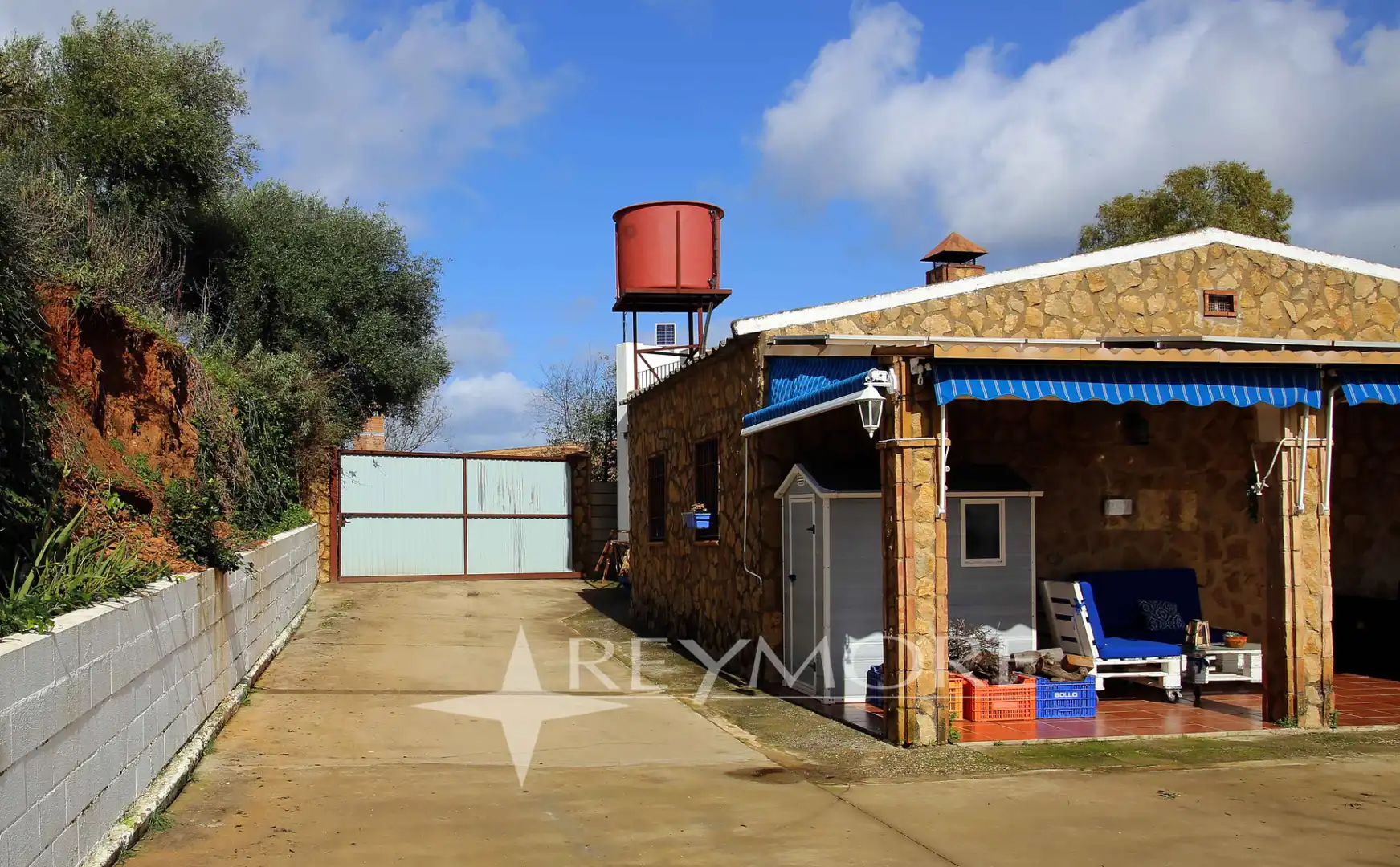 Vista exterior de Casa o chalet en venta en Almodóvar del Río con Aire acondicionado, Calefacción y Jardín privado