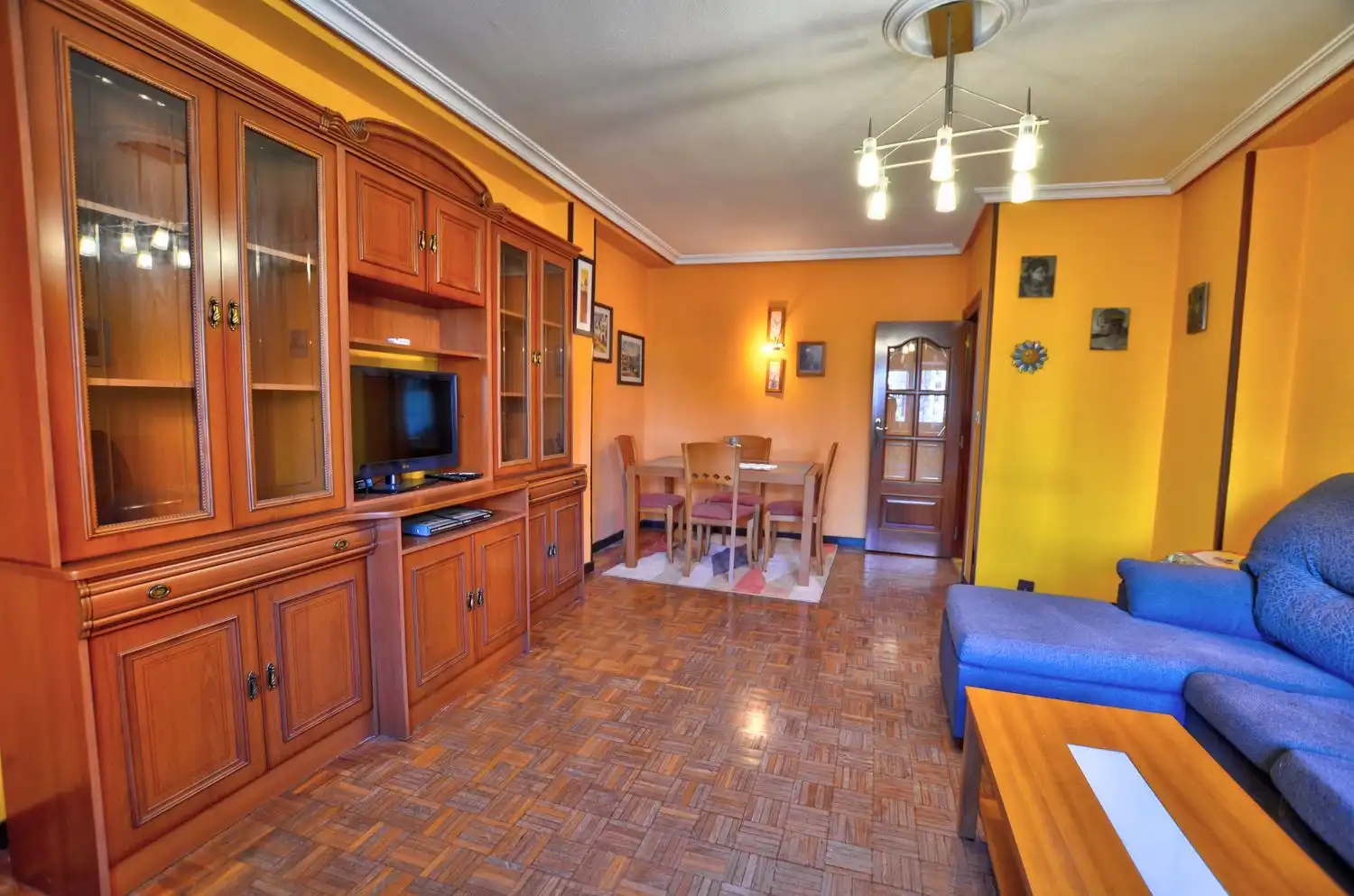 Living room of Flat for sale in Gijón   with Storage room and Swimming Pool