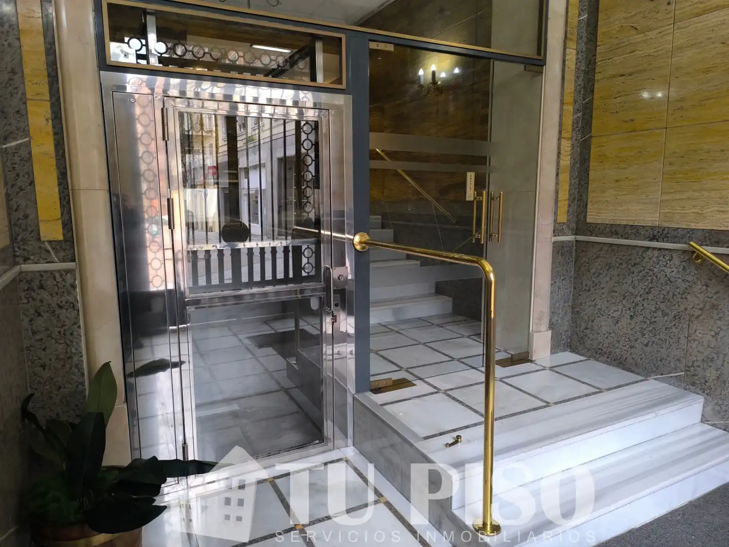Piso en venta en Madrid con Calefacción, Trastero y Amueblado