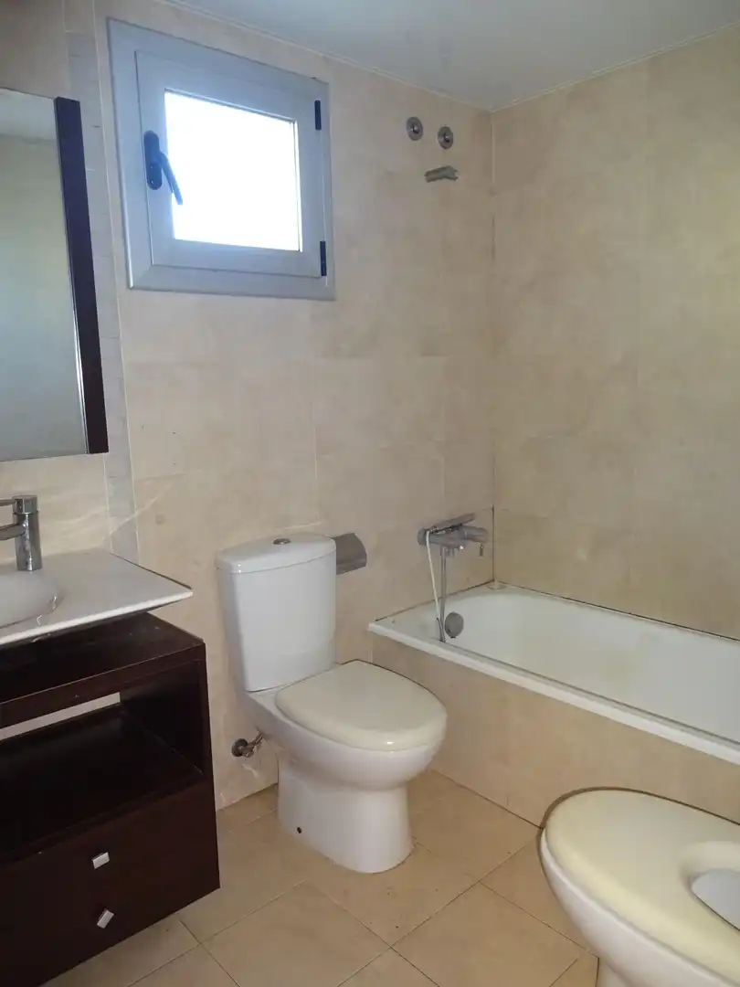 Baño de Piso en venta en Mataró con Aire acondicionado, Calefacción y Piscina comunitaria