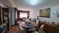 Sala d'estar de Casa adosada en venda en Alicante / Alacant amb Aire condicionat i Terrassa