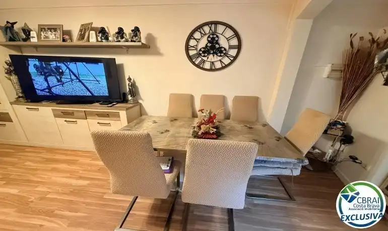 Menjador de Apartament en venda en Roses amb Aire condicionat, Calefacció i Jardí privat
