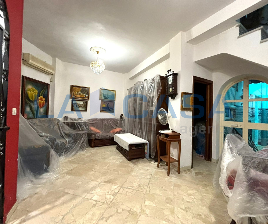 House or chalet for sale in  Sevilla Capital  with Terrace and Storage room