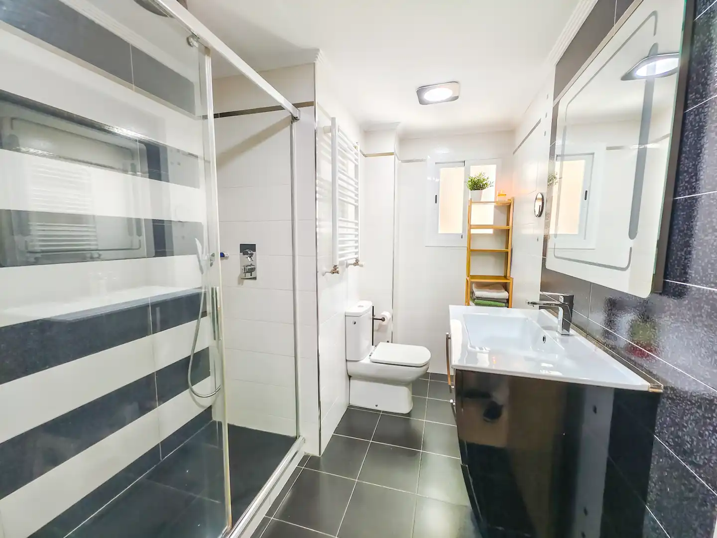 Baño de Piso en venta en Móstoles con Aire acondicionado, Calefacción y Parquet