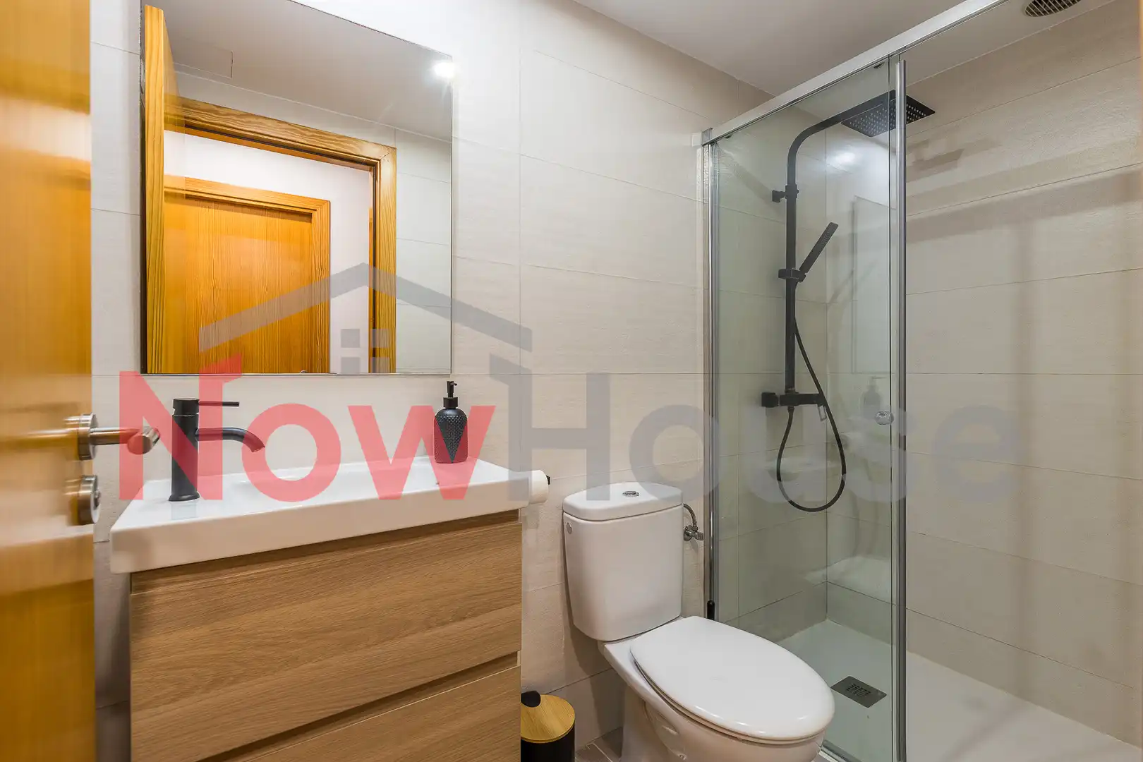 Badezimmer von Wohnung zum Verkauf in Sa Pobla mit Klimaanlage, Heizung und Parkett