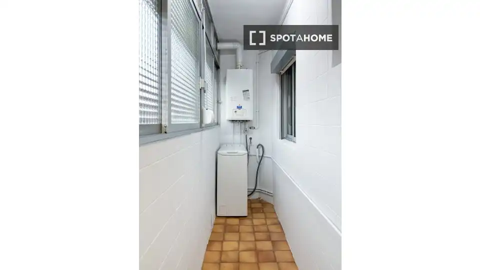 Room in Tres Olivos - Valverde