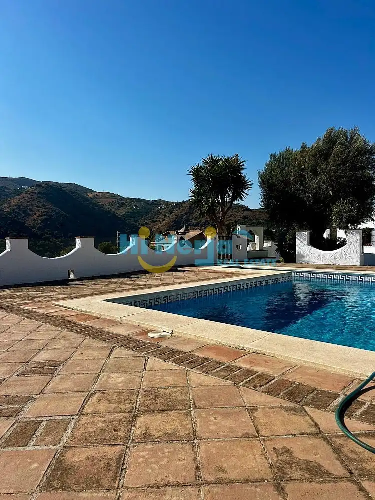 Xalet amb piscina en venda a Viñuela