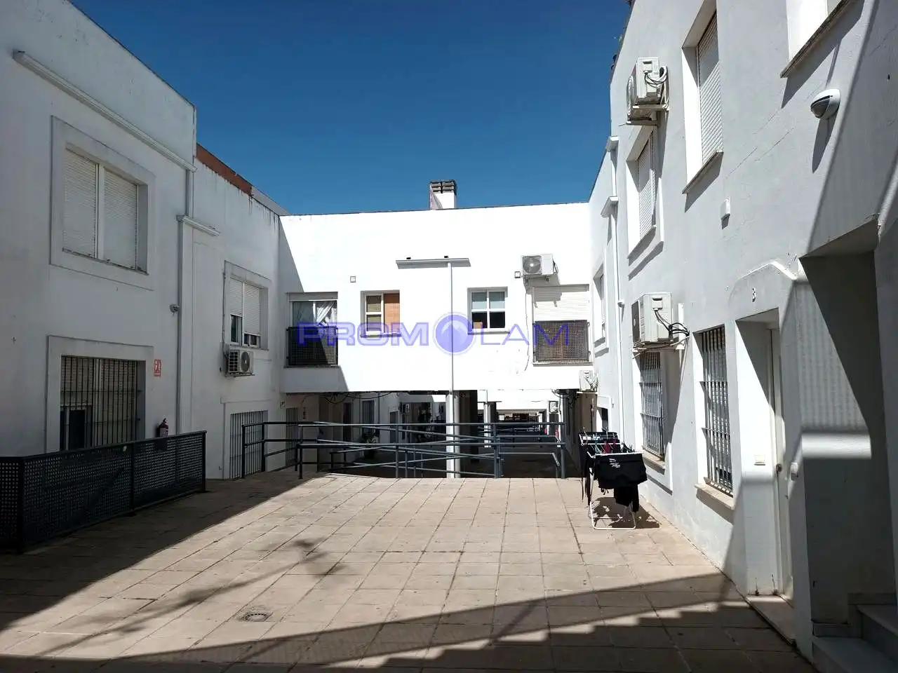 Außenansicht von Erdgeschoss zum Verkauf in Sanlúcar la Mayor