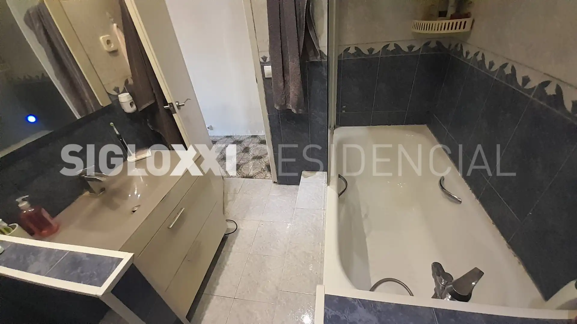 Baño de Piso en venta en Barcelona con Aire acondicionado, Calefacción y Balcón