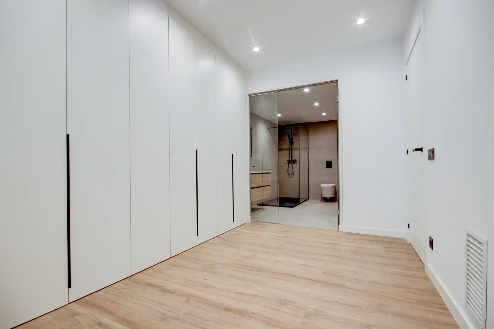 Badezimmer von Wohnung zum Verkauf in Manresa mit Klimaanlage, Heizung und Parkett