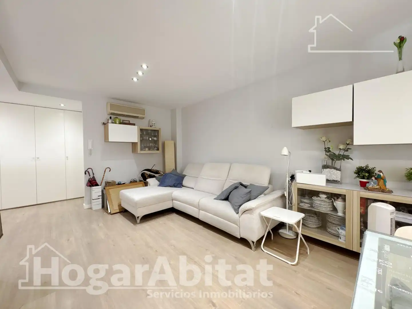 Sala d'estar de Pis en venda en Gandia amb Aire condicionat i Balcó