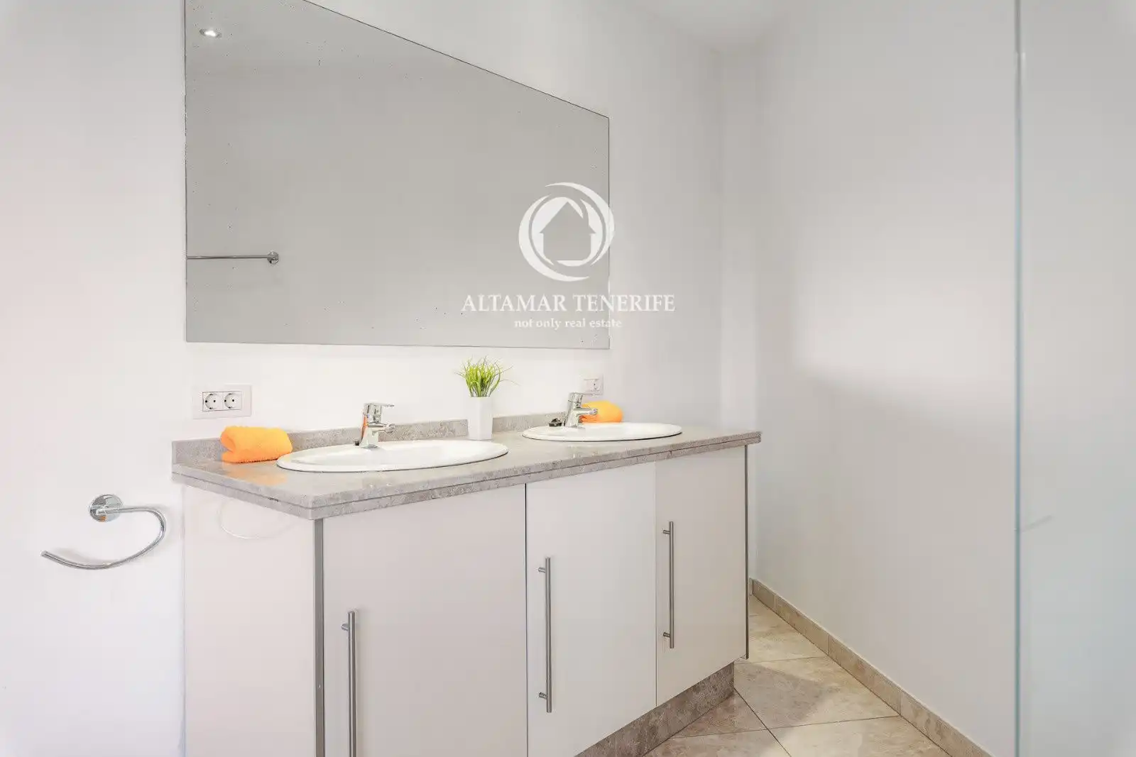 Terraced house with pool for sale in calle Helsinki, 12, imagen 11