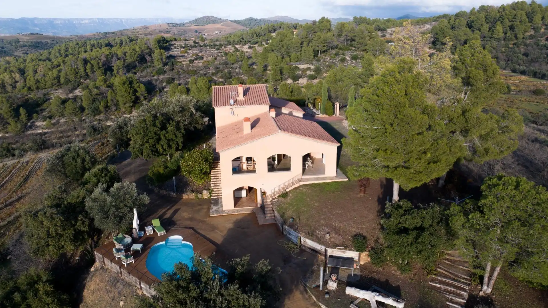 Vista exterior de Finca rústica en venda en Falset amb Calefacció, Jardí privat i Terrassa