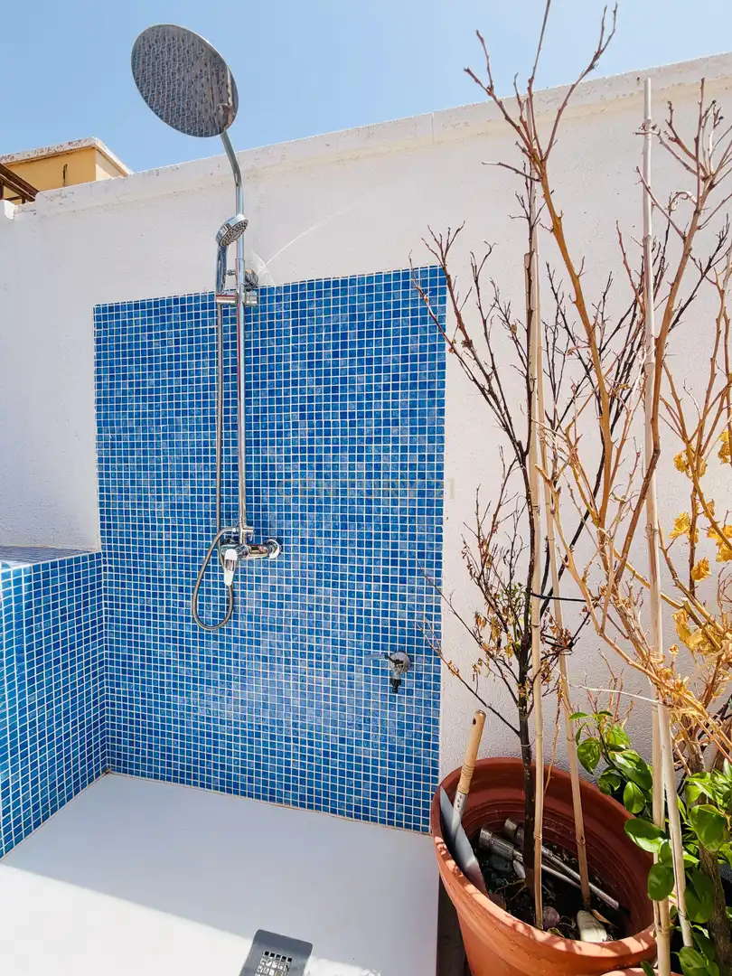 Bany de Casa o xalet en venda en Adra amb Aire condicionat, Traster i Piscina
