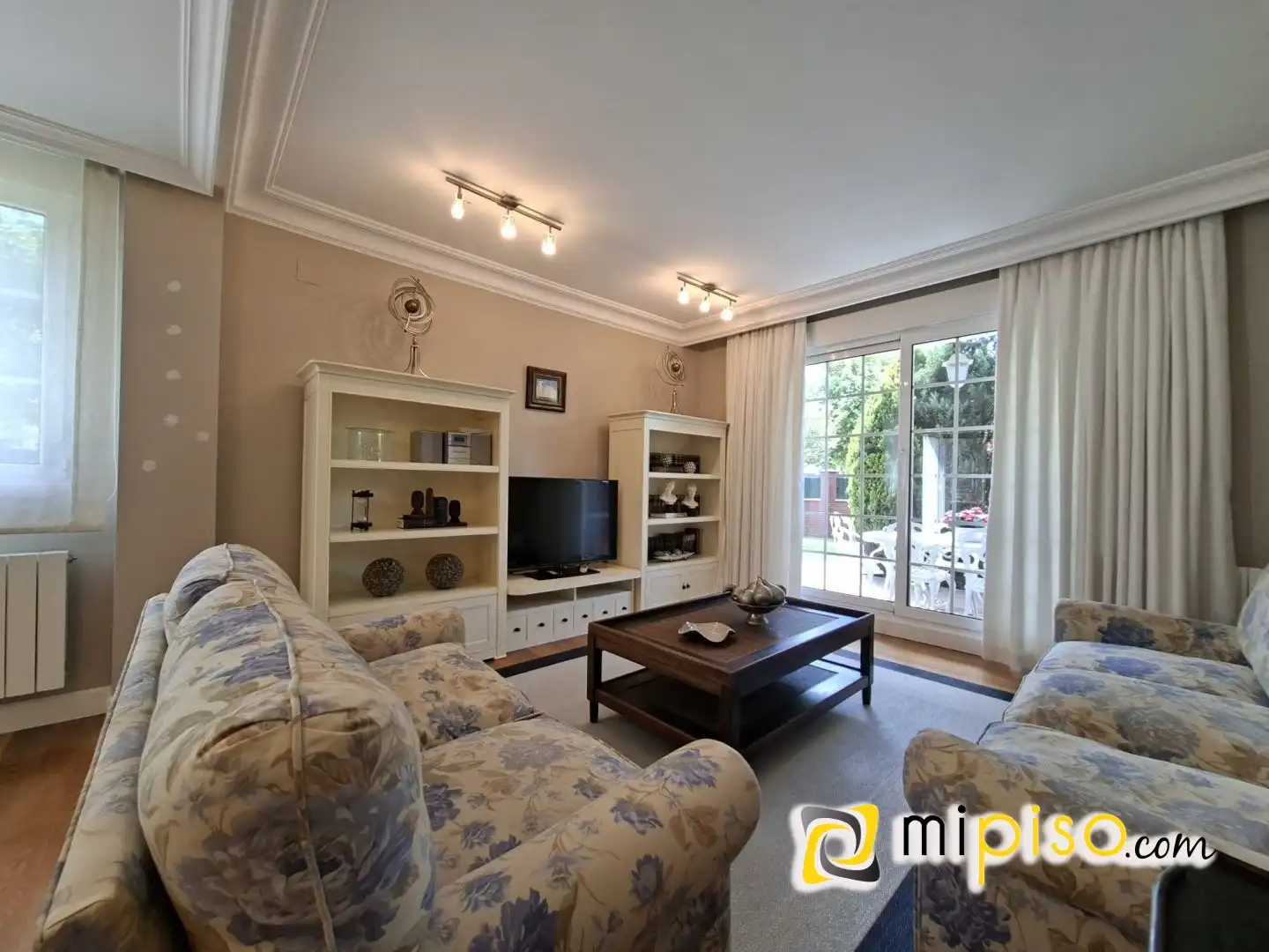 Sala de estar de Casa o chalet de alquiler en Laredo con Calefacción, Jardín privado y Amueblado