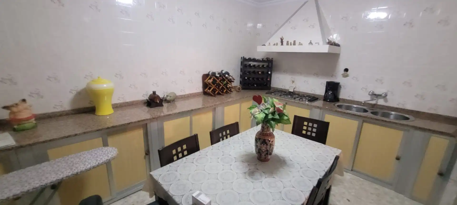Cuina de Casa o xalet en venda en Algeciras amb Aire condicionat, Jardí privat i Terrassa