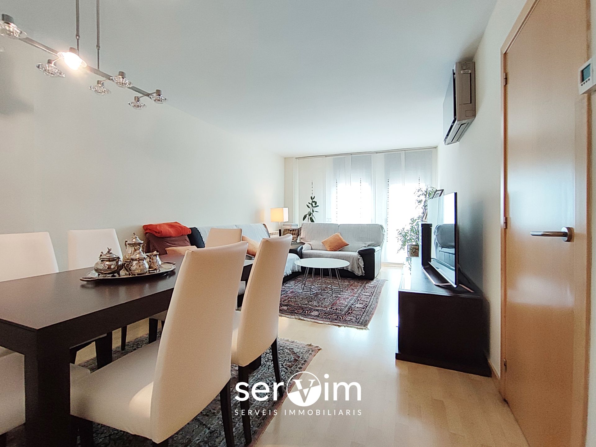 Living room of Flat for sale in Girona Capital  with Air Conditioner and Heating