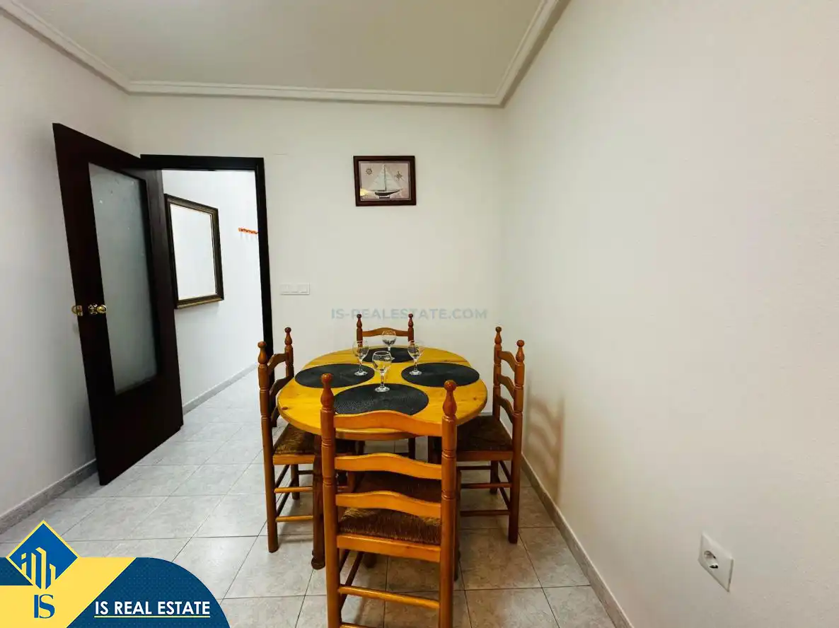 Menjador de Apartament de lloguer en Torrevieja amb Aire condicionat, Calefacció i Terrassa