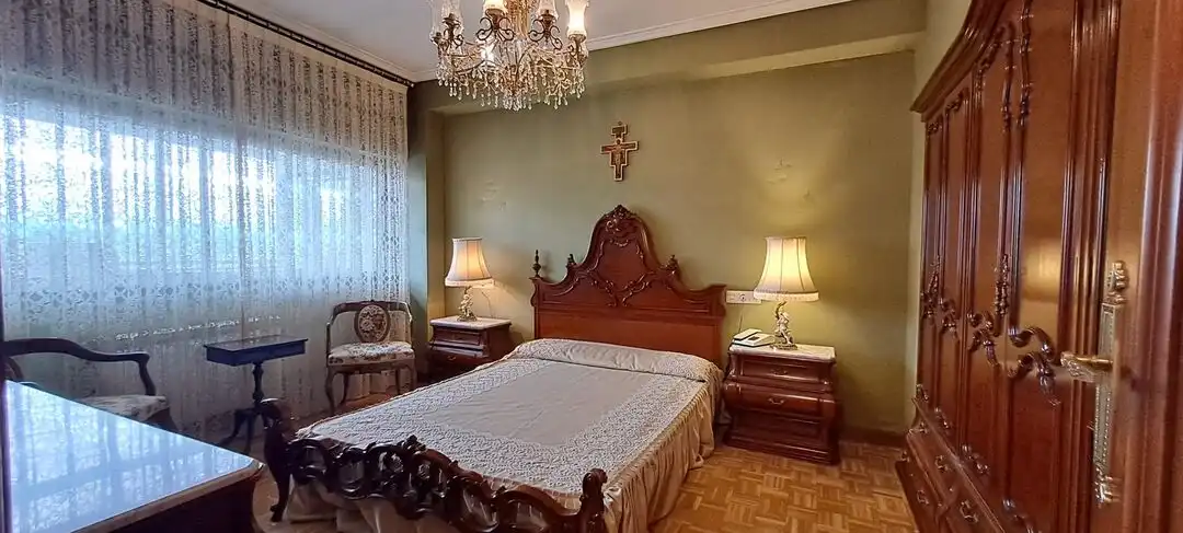 Schlafzimmer von Wohnung zum Verkauf in Vitoria - Gasteiz mit Heizung und Abstellraum