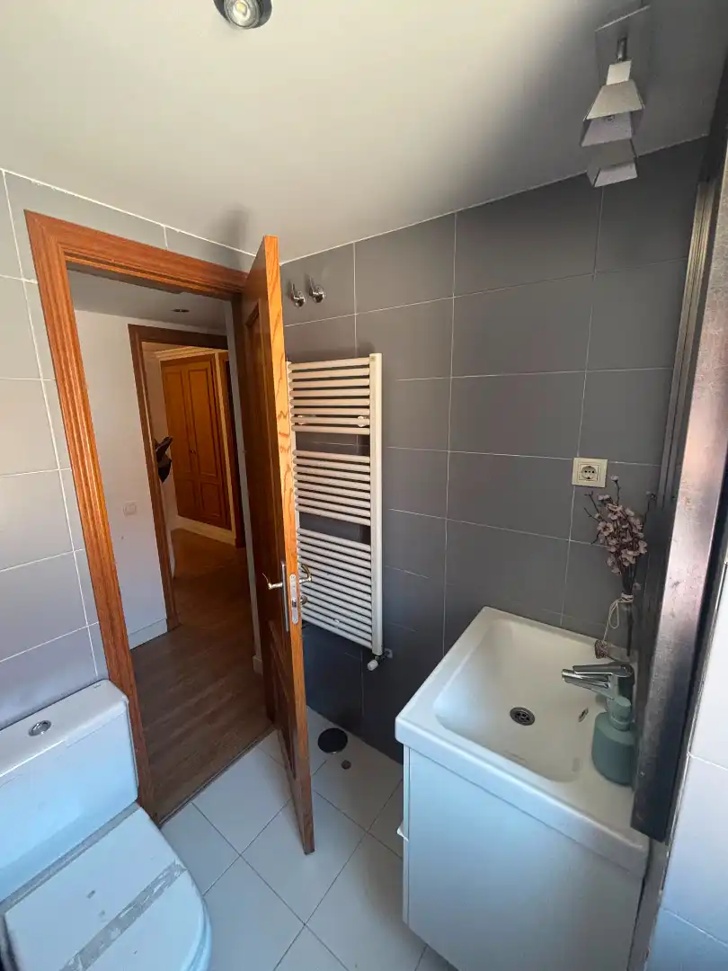 Baño de Planta baja en venta en Las Rozas de Madrid con Calefacción, Trastero y Piscina comunitaria