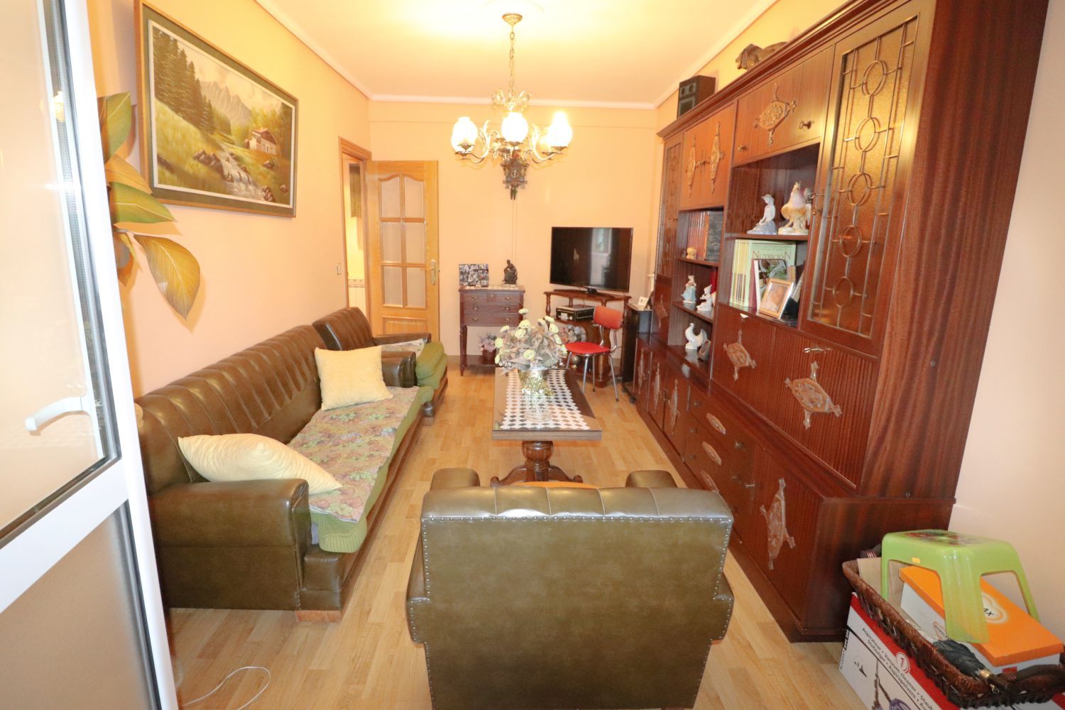 Sala d'estar de Pis en venda en Vitoria - Gasteiz amb Calefacció, Parquet i Terrassa