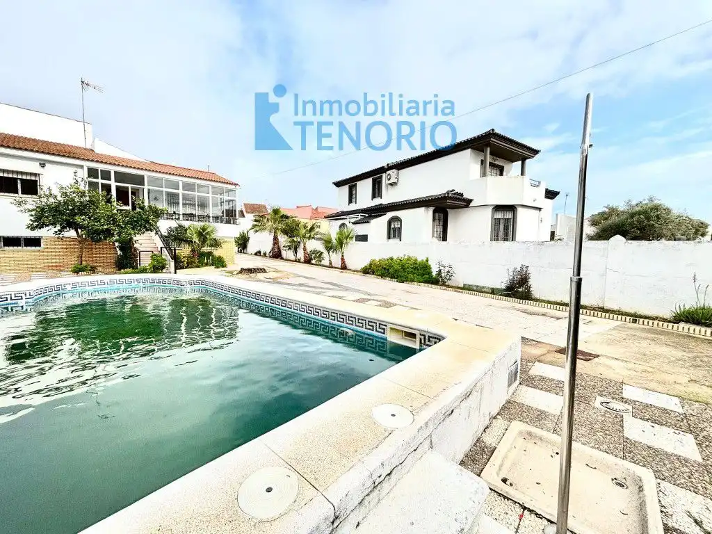 Piscina de Casa o xalet en venda en La Antilla amb Terrassa i Traster