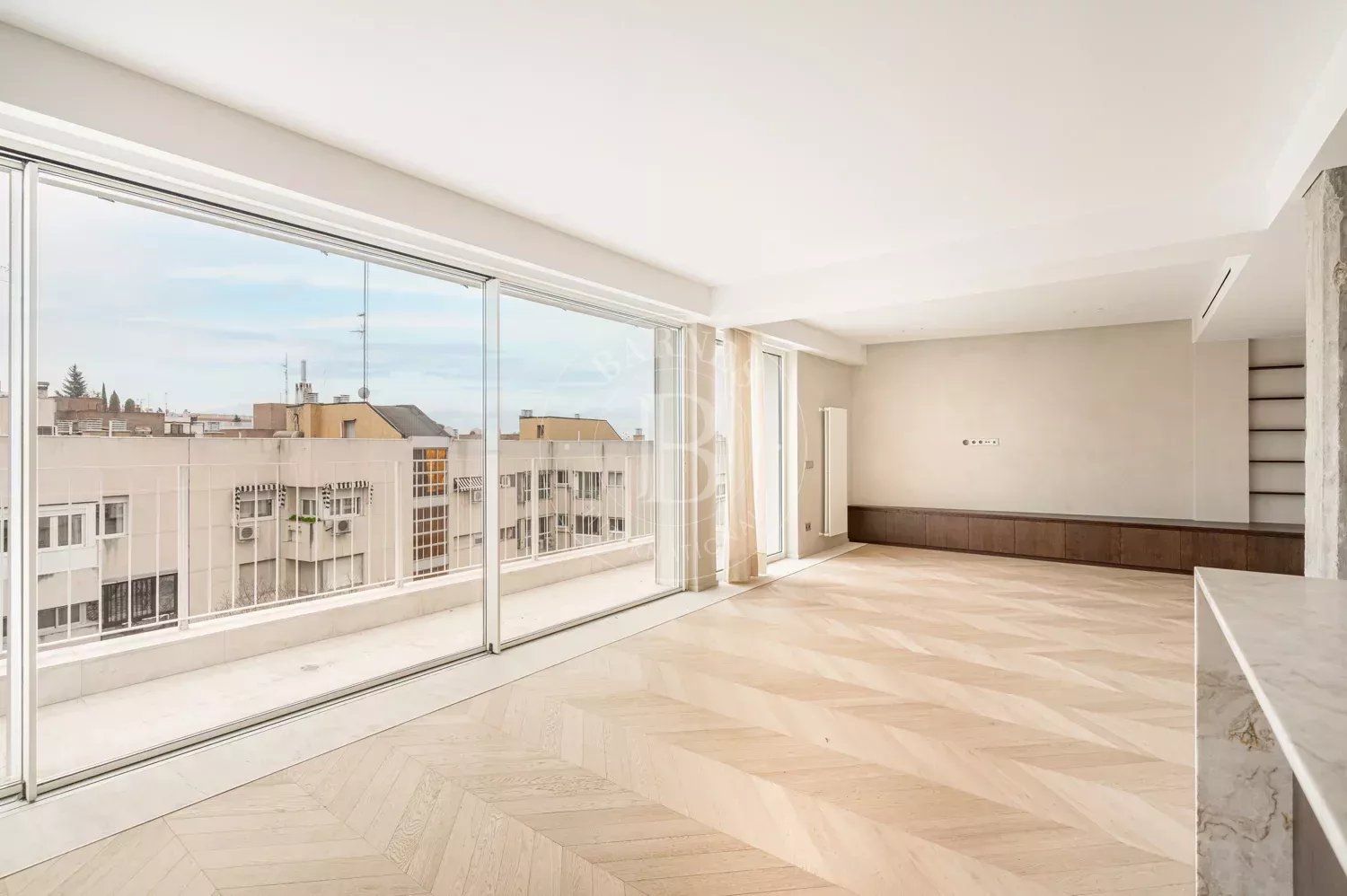 Living room of Flat for sale in  Madrid Capital  with Air Conditioner, Heating and Terrace