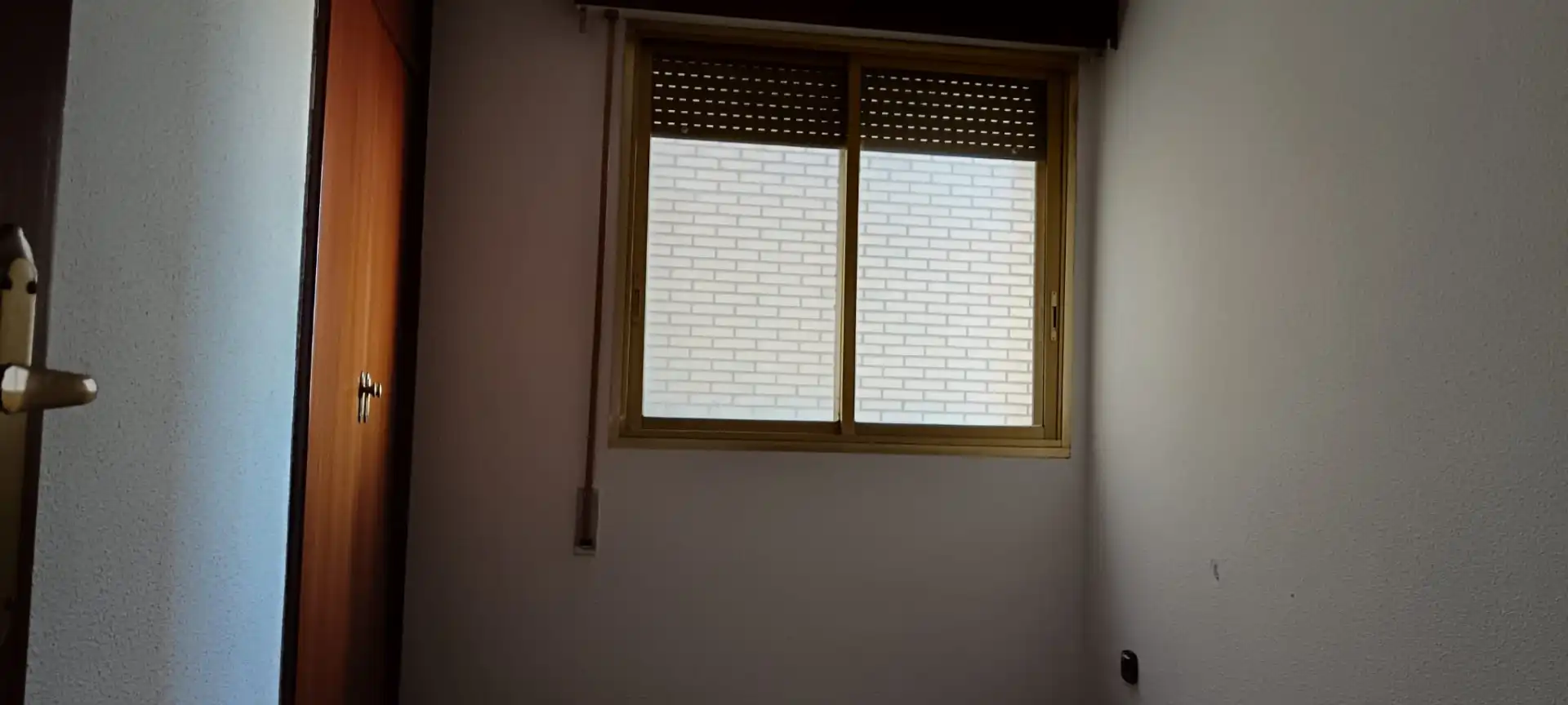 Bedroom of Flat for sale in Zaragoza  with Air Conditioner, Terrace and Storage room