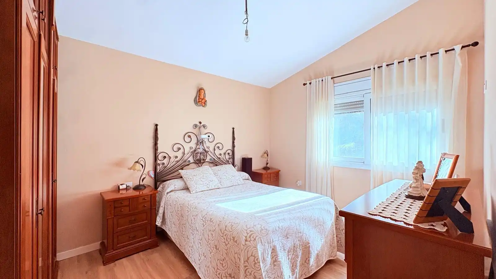 Habitación de Casa o chalet en venta en Castellar del Vallès con Aire acondicionado, Jardín privado y Terraza