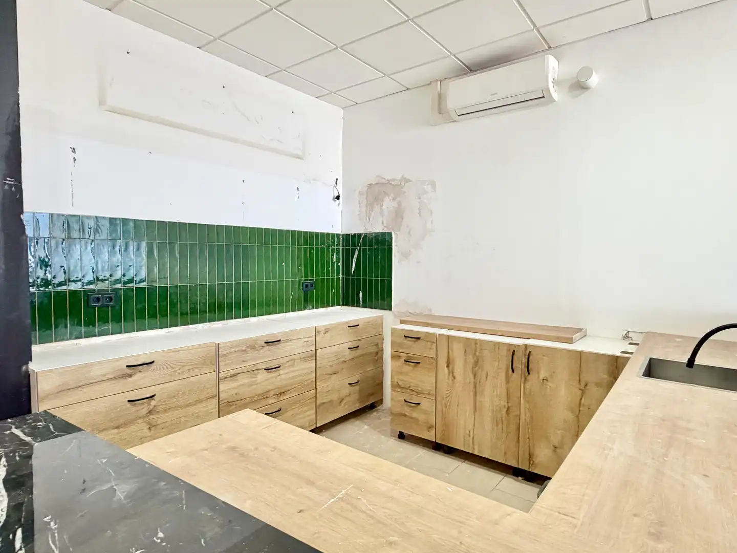 Commercial properties for rent in Playa Bajadilla - Puertos