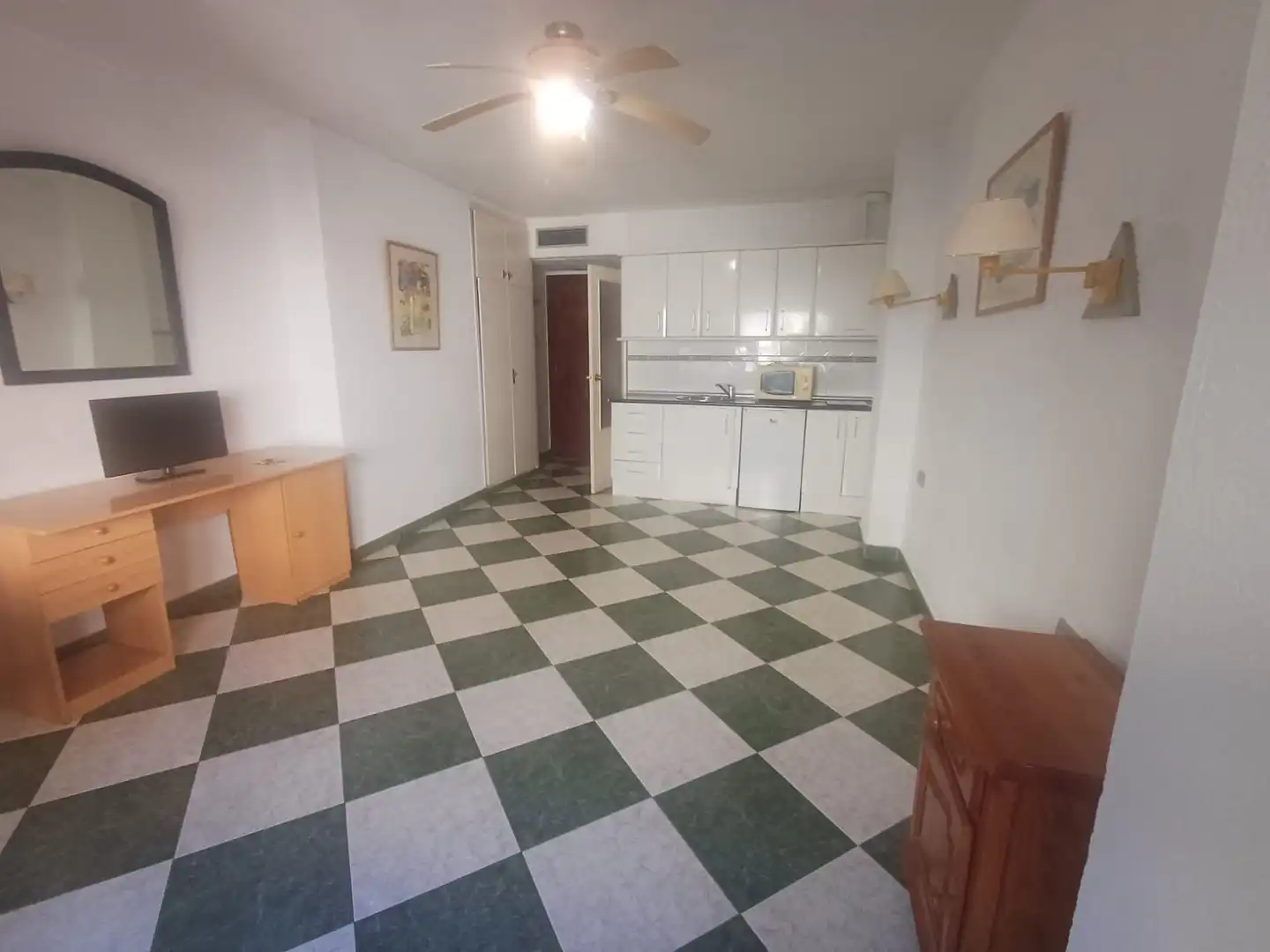 Kitchen of Study for rent in Granada  with Air Conditioner, Heating and Furnished