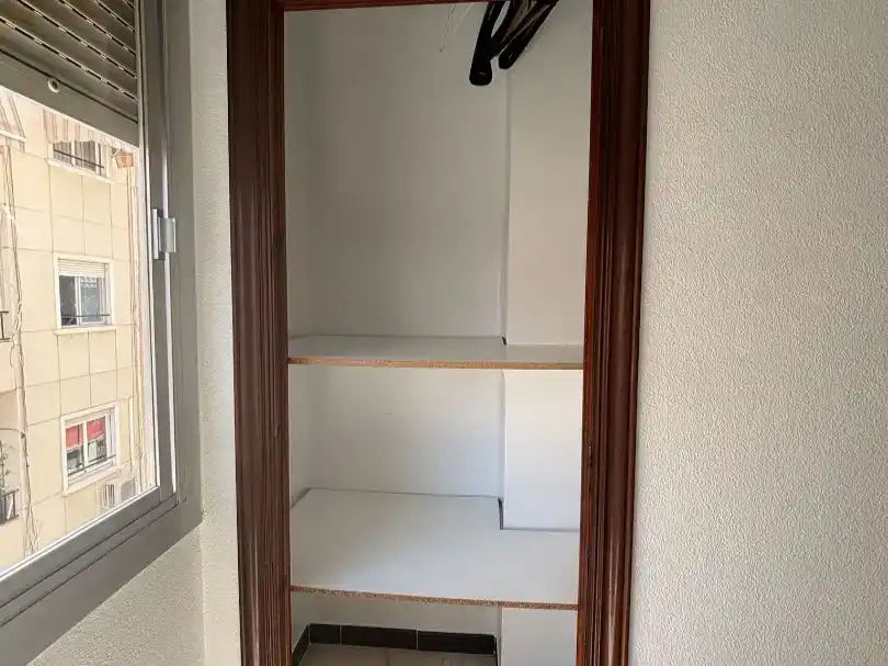 Habitación de Piso para compartir en Plaza de Toros - Avenida Chapí - Trinquete  