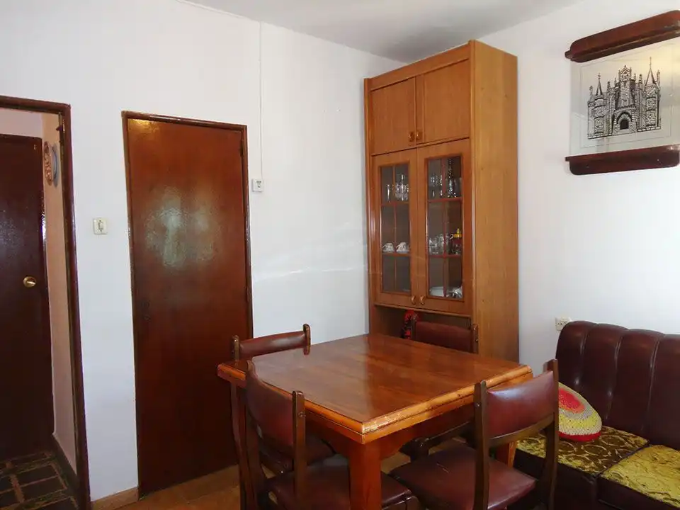 Esszimmer von Einfamilien-Reihenhaus zum Verkauf in Salas de los Infantes mit Heizung und Privatgarten
