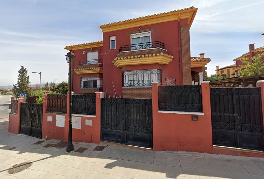 Exterior view of Single-family semi-detached for sale in Alhendín