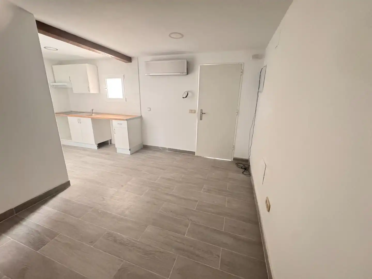 Ground floor for sale in Valdemoro  with Air Conditioner
