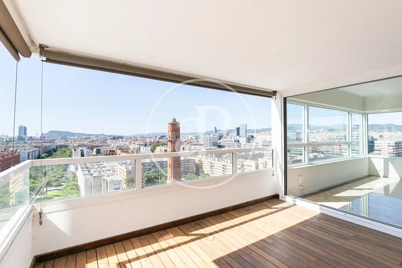 Vista exterior de Piso en venta en Barcelona con Aire acondicionado, Calefacción y Jardín privado