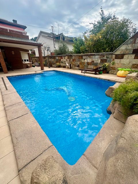 Piscina de Casa o chalet en venta en Montcada i Reixac con Calefacción, Jardín privado y Terraza