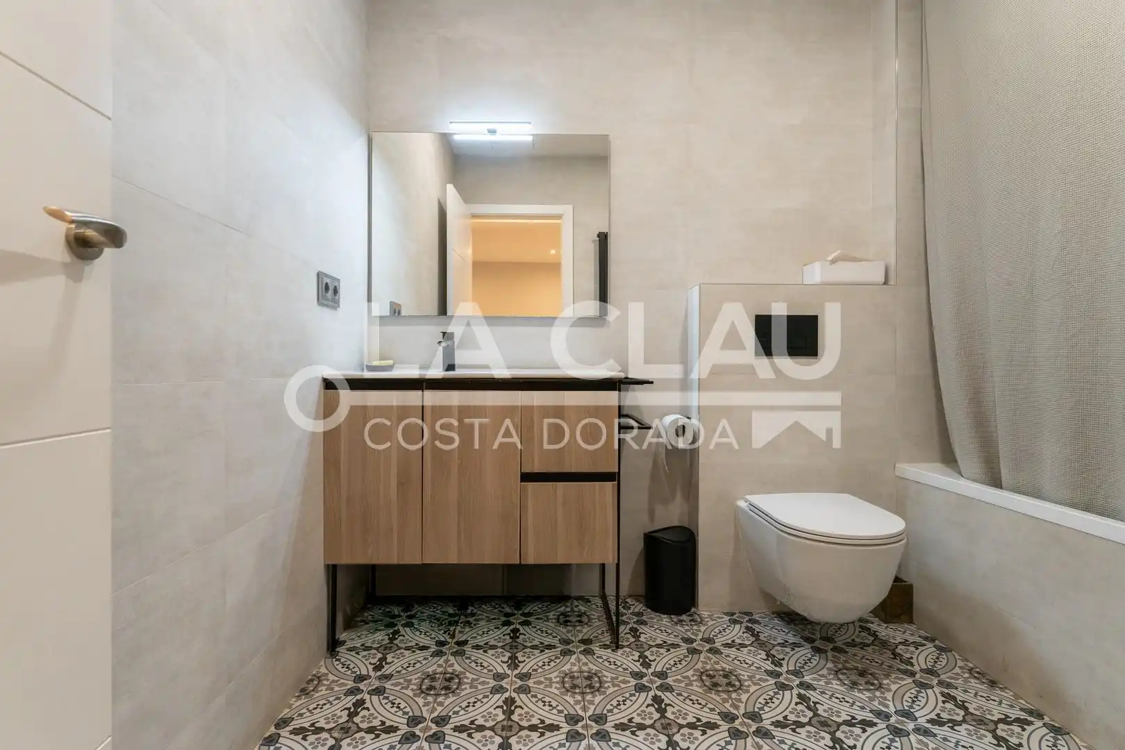 Bathroom of Flat for sale in Tarragona  with Heating, Oven and Microwave