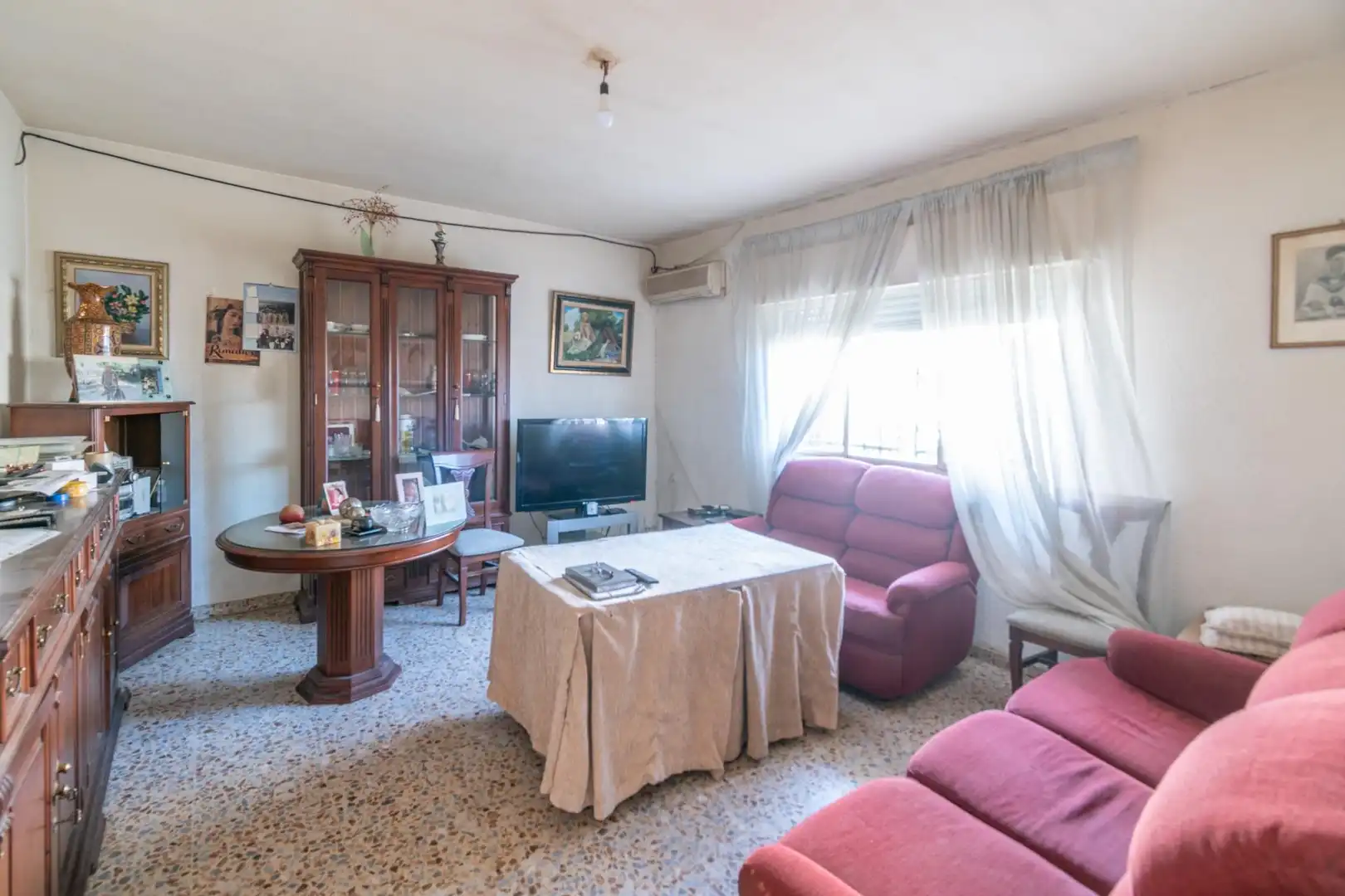 Sala de estar de Casa o chalet en venta en Vegas del Genil con Calefacción, Jardín privado y Terraza