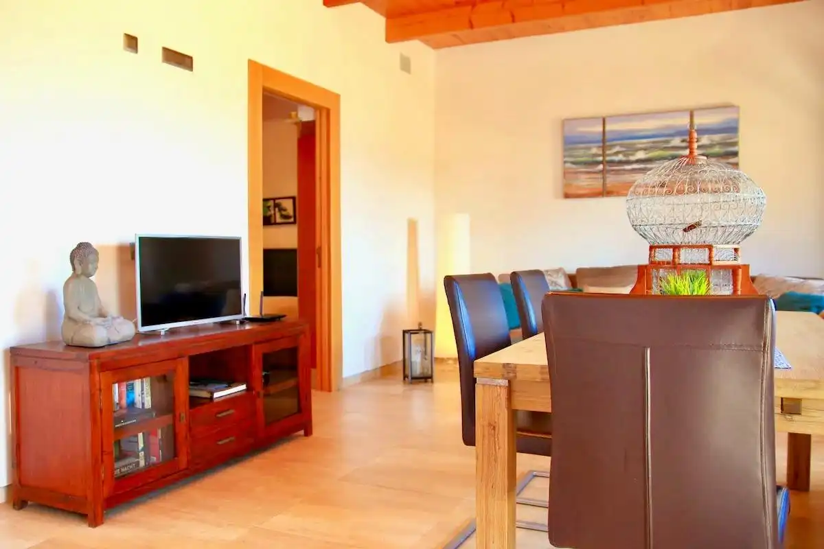 Sala d'estar de Casa adosada de lloguer en Manacor amb Aire condicionat, Jardí privat i Traster