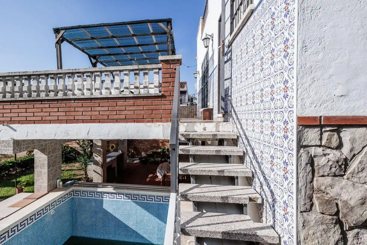 House with pool for sale in Carrer de les Orquídies, Viladecans, Spain, imagen 3