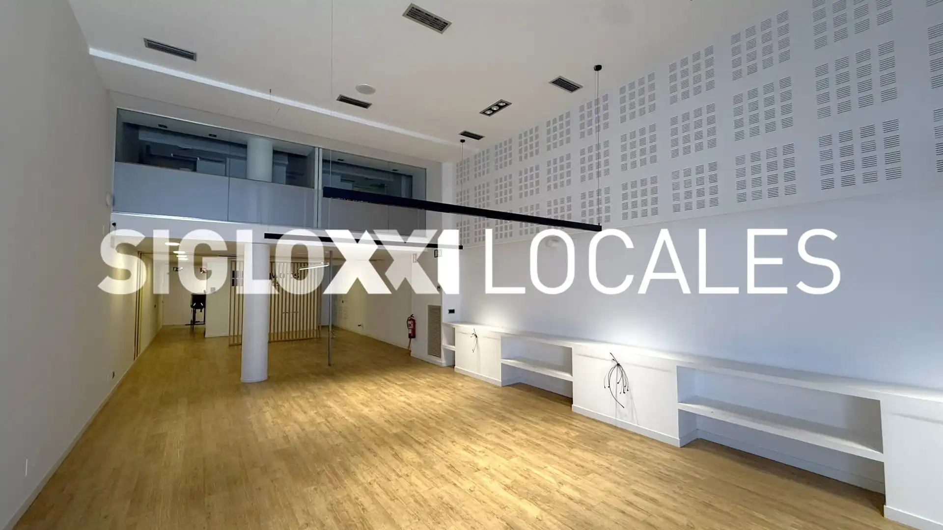 Local comercial de lloguer a DIPUTACIO