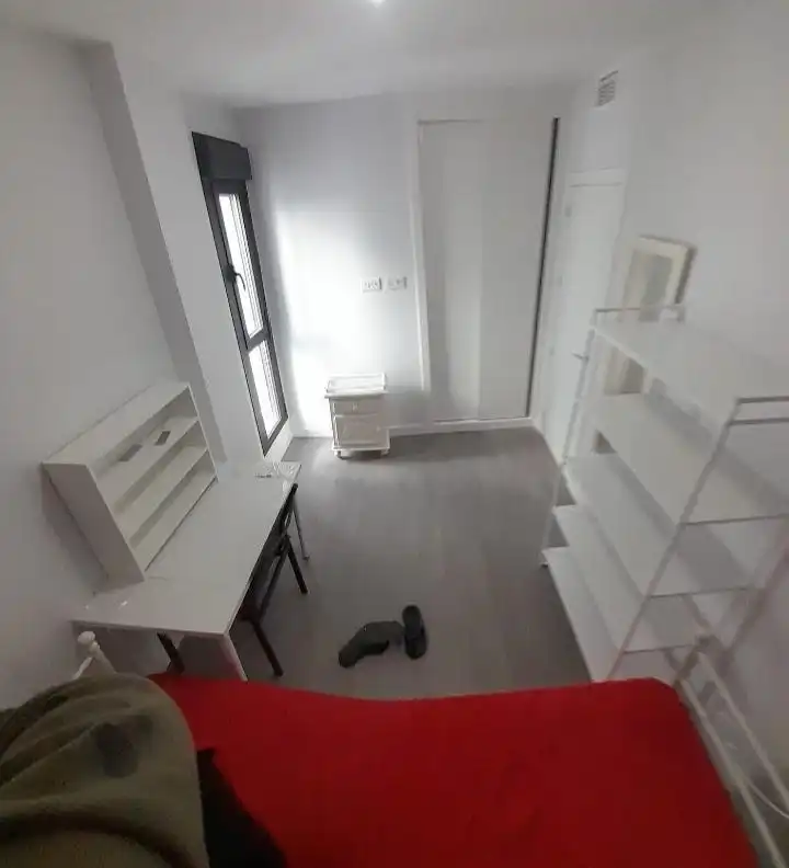 Habitación de Piso de alquiler en Almería con Terraza, Amueblado y Piscina comunitaria