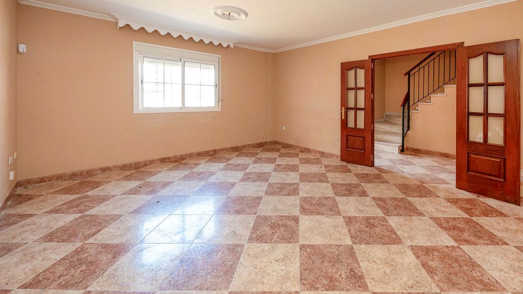 Single-family semi-detached for sale in Dos Hermanas