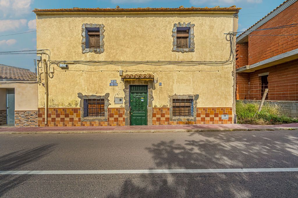 Casa adosada en venda a C/ Casas de Ayala , Algueña