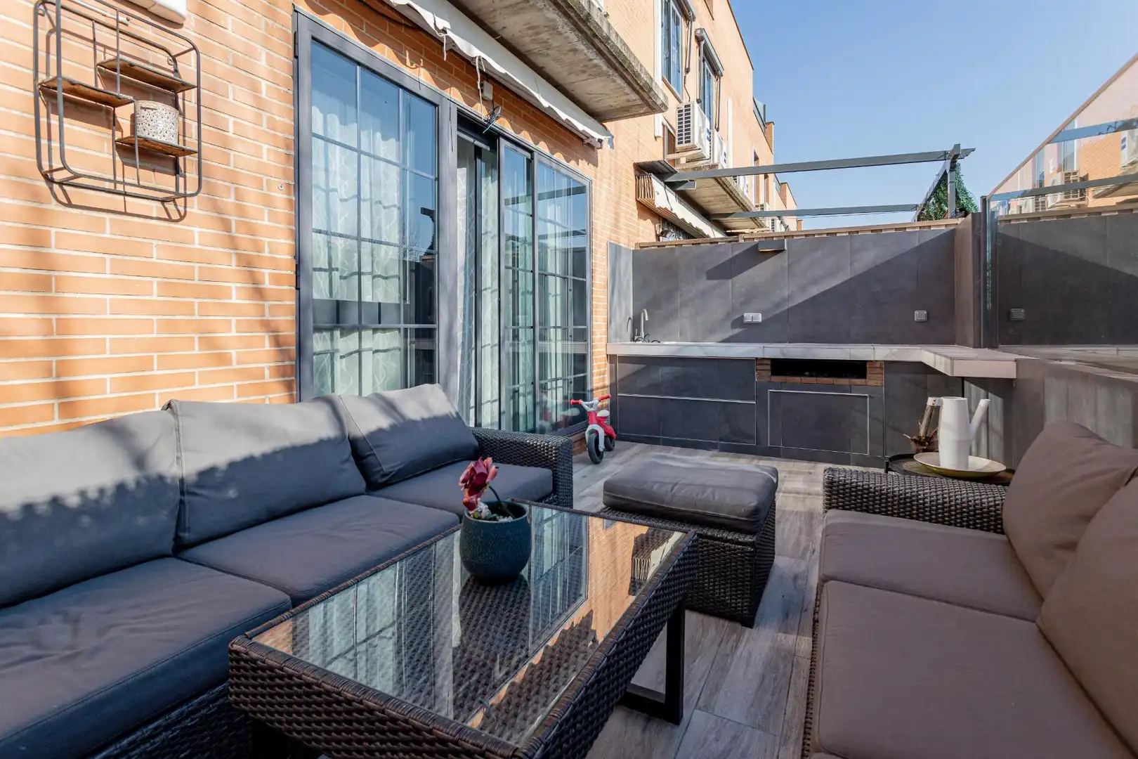 Terrassa de Casa adosada en venda en Valdemoro amb Aire condicionat, Calefacció i Piscina comunitària