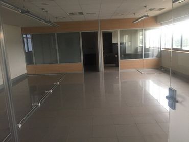 Oficina amb ascensor de lloguer a Oseiro