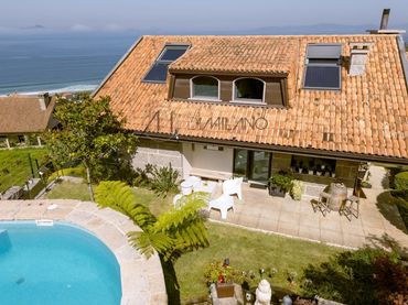 Villa con balcone in vendita a Pastora