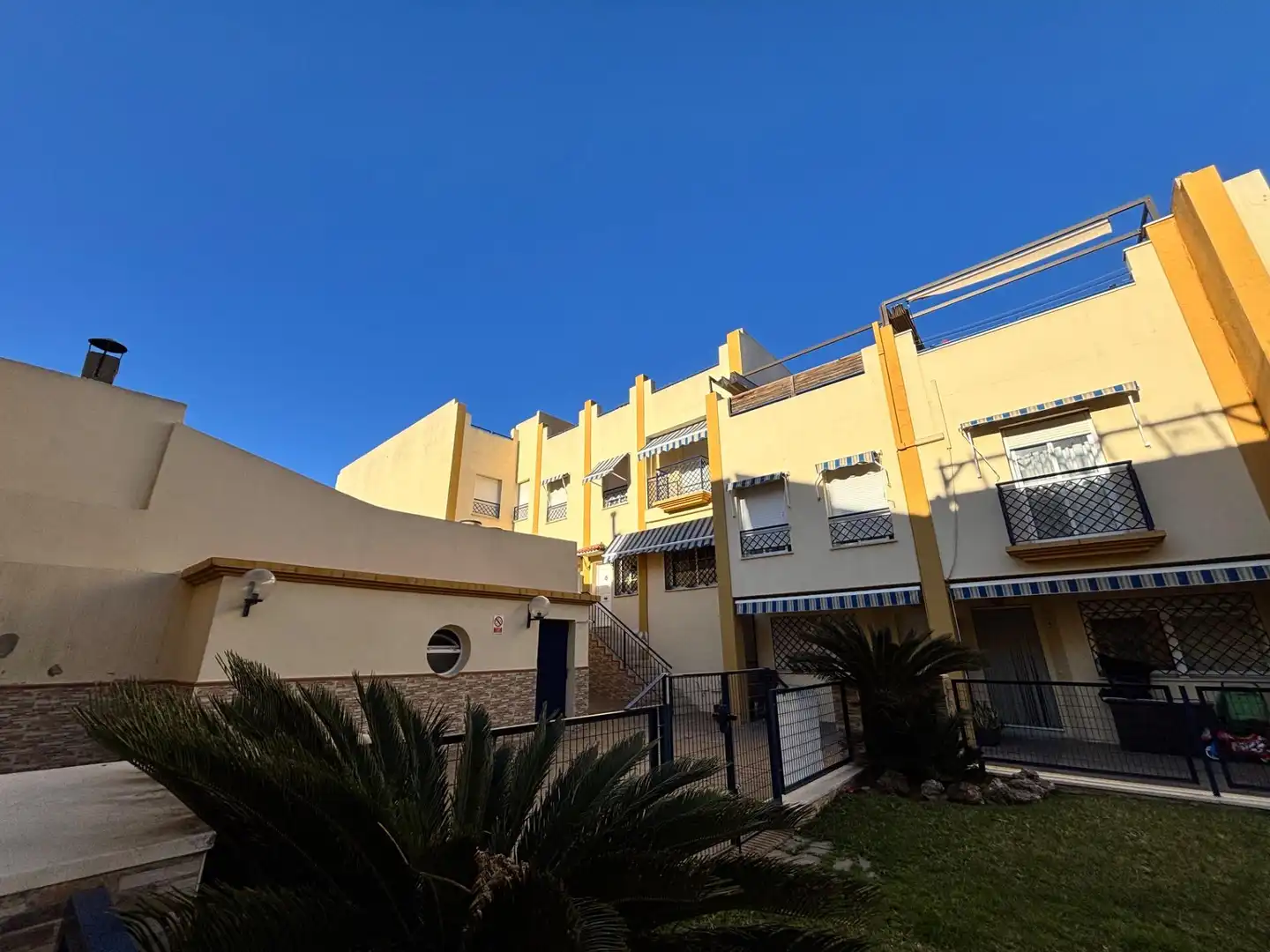 Außenansicht von Einfamilien-Reihenhaus zum Verkauf in Málaga Capital