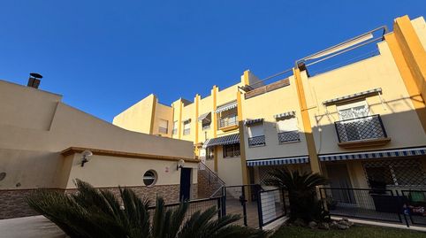 Foto 2 de Casa adosada en venta en Calle Navarro Ledesma, El Tejar - Hacienda Bizcochero, Málaga Capital